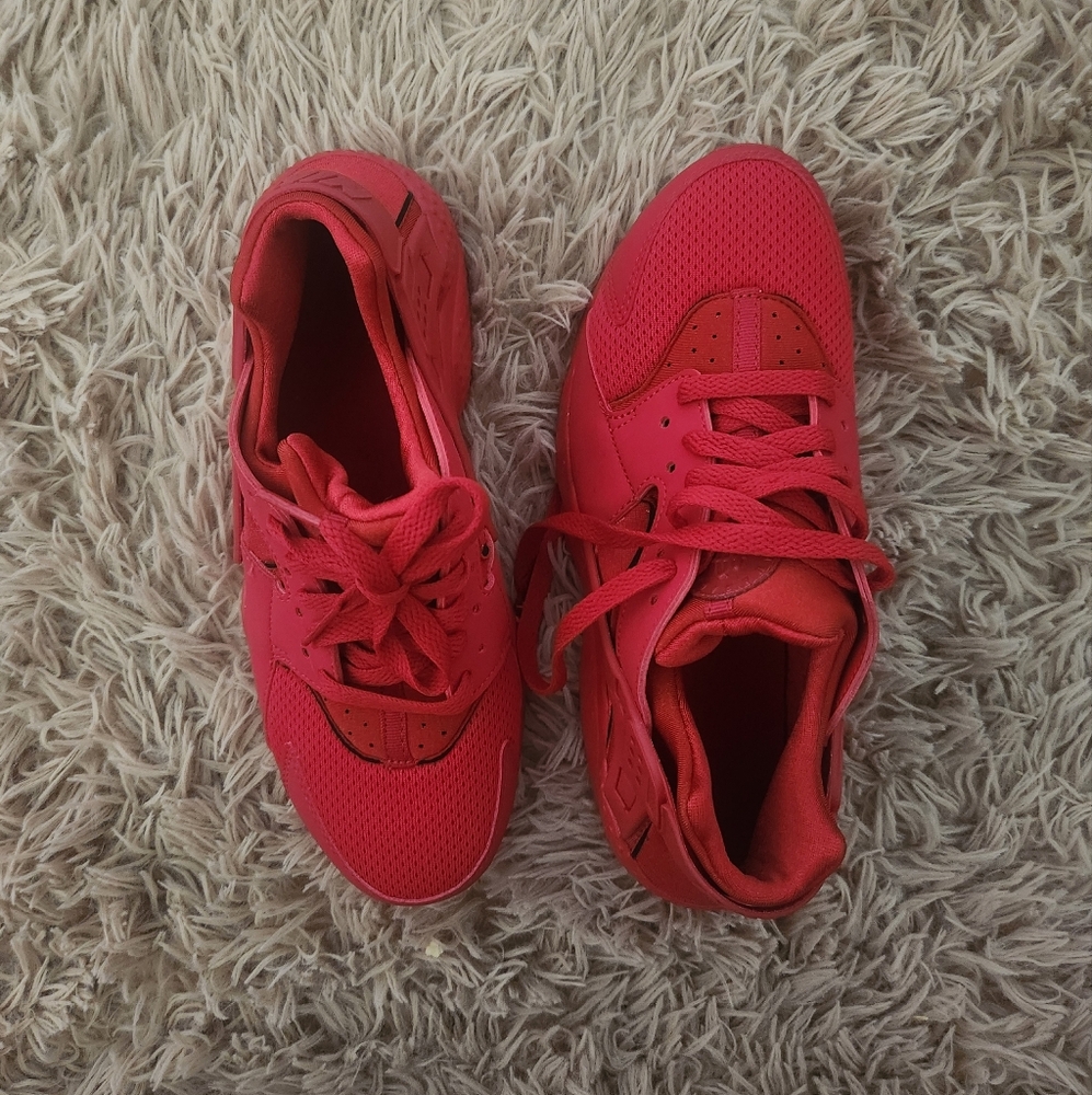 Red Nike Huaraches